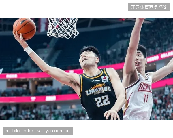 琼斯为浙江队内线防守提供了稳定的高度和硬度，有效保护了球队的篮下